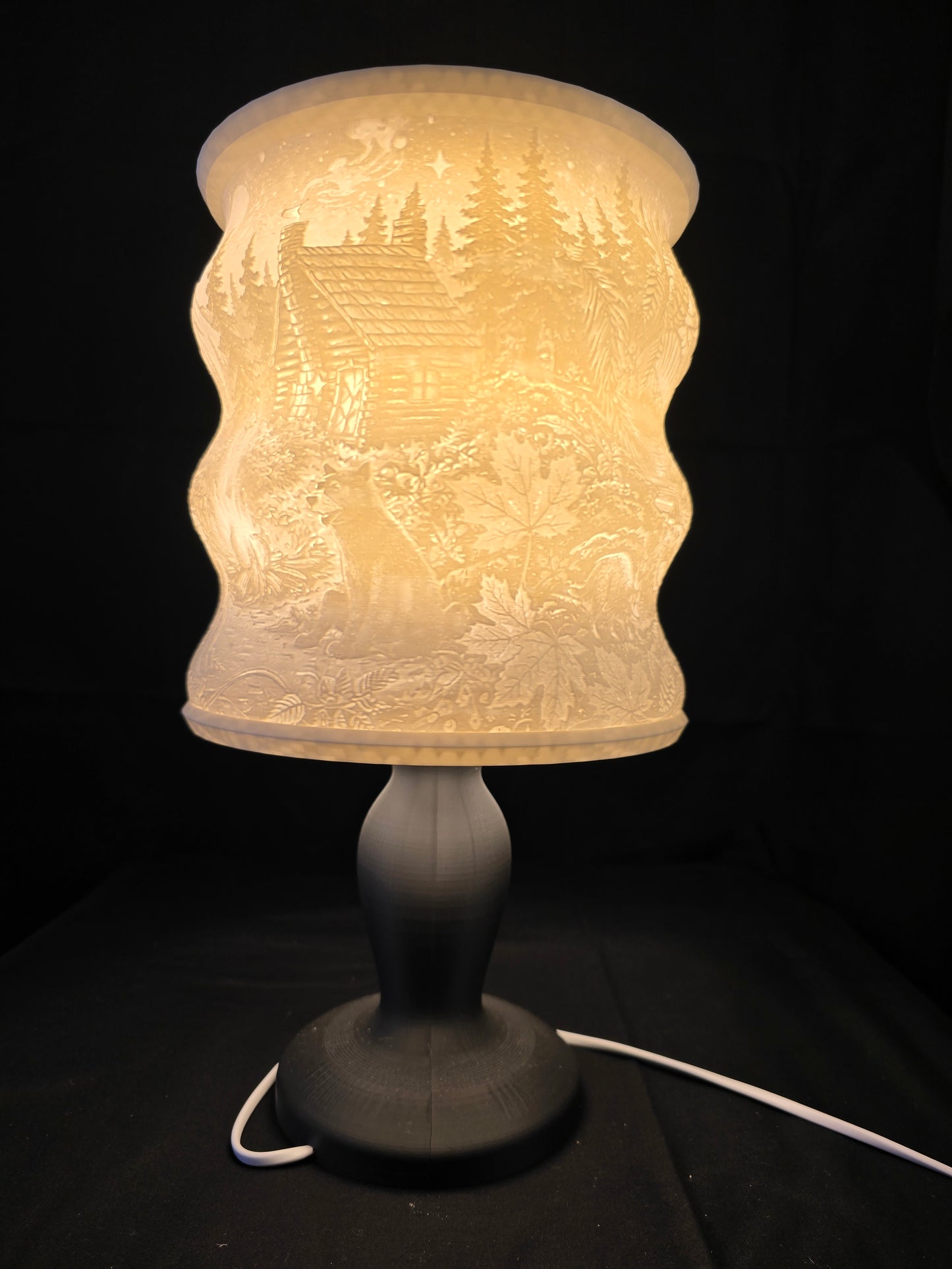 UP NORTH Wavy Rustic Wilderness Illuminated Table Lamp
