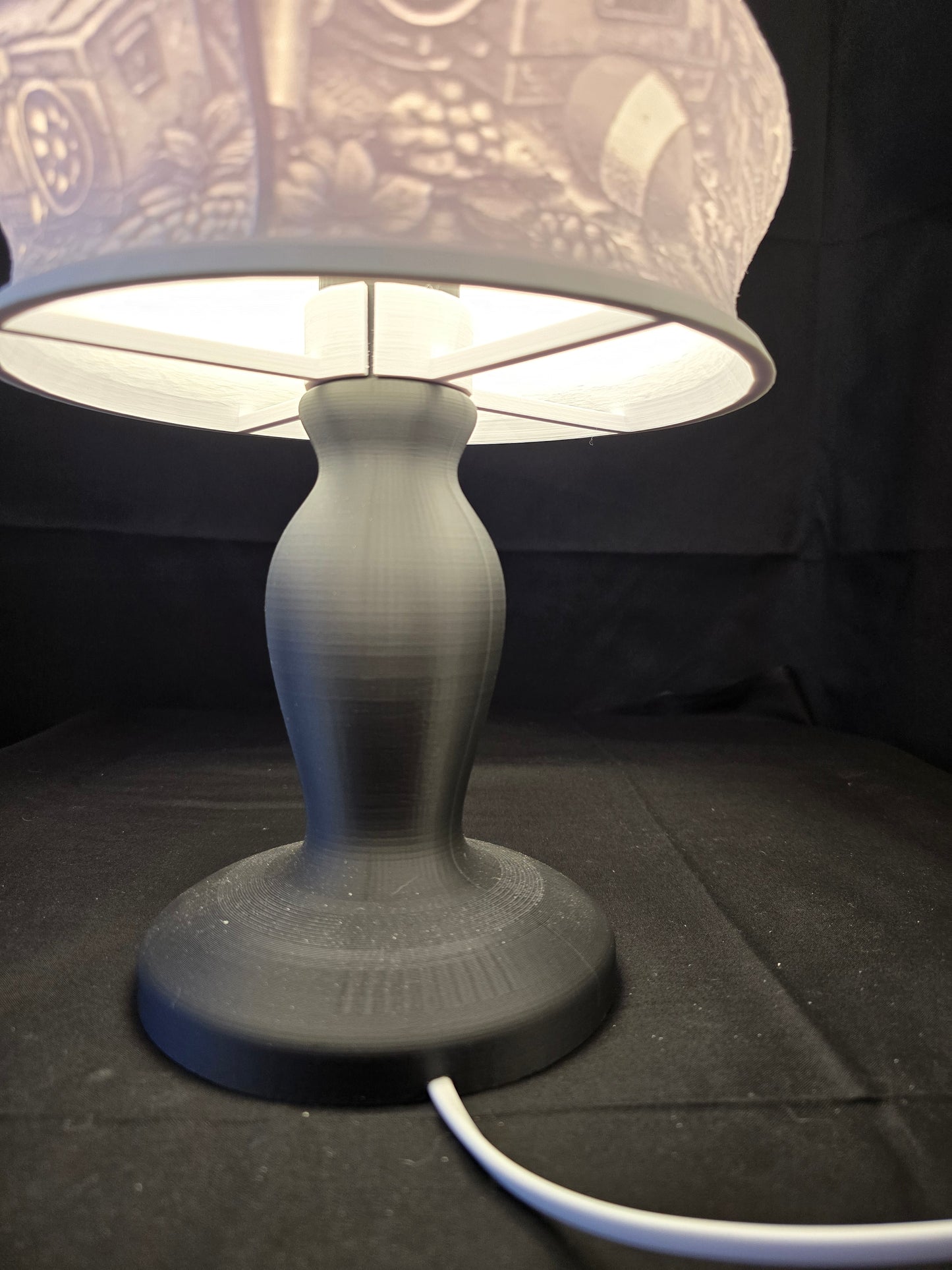 Wavy Rustic Fishing Cabin Illuminated Table Lamp with base